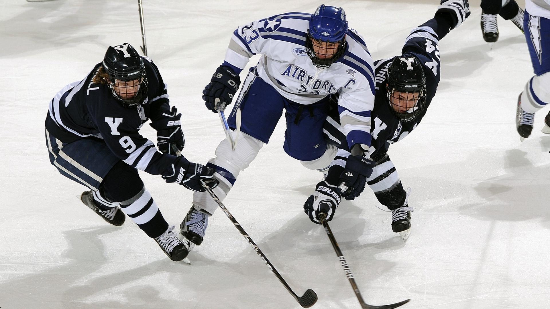 斯普利特队医报告，霍勒迪伤情复杂存恶化风险，季后赛征程蒙阴影