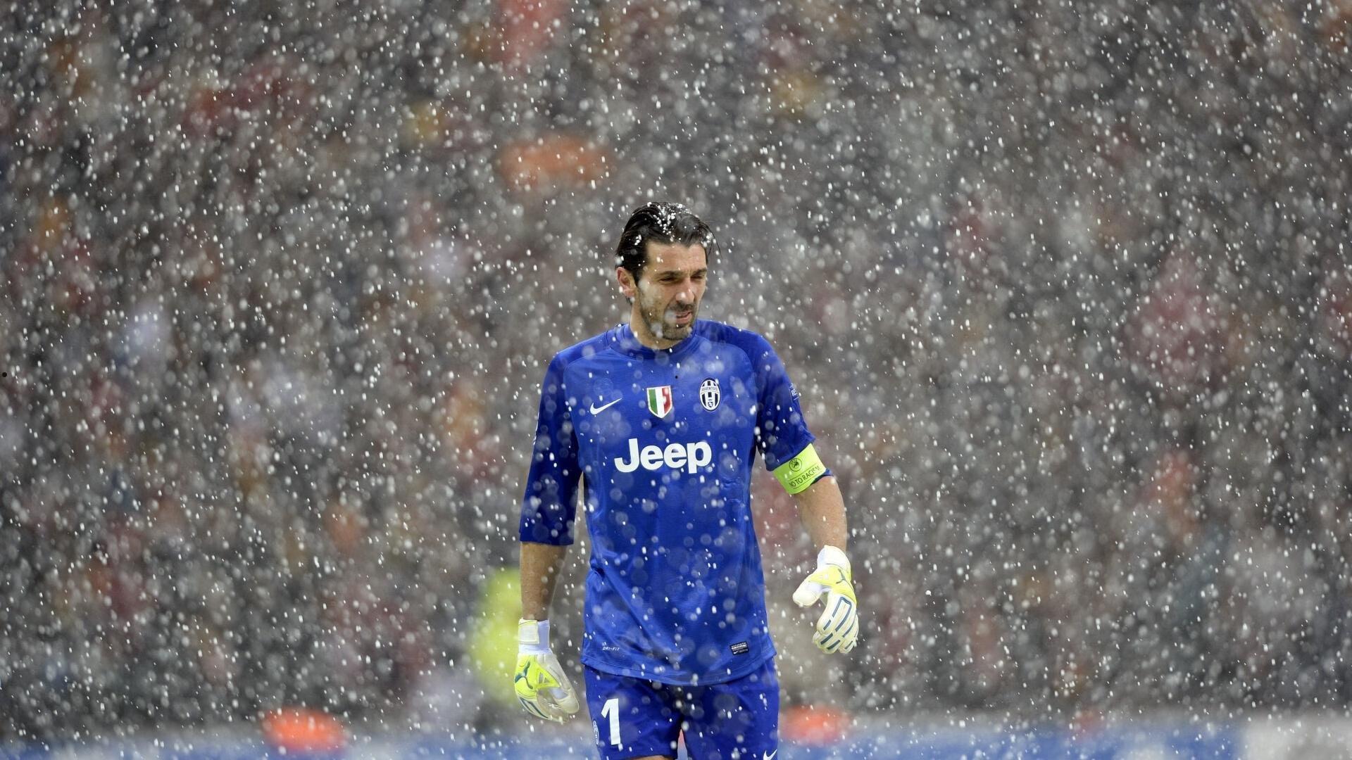 意甲巅峰对决，罗马城上演锋线双雄会，国米客场力擒红狼